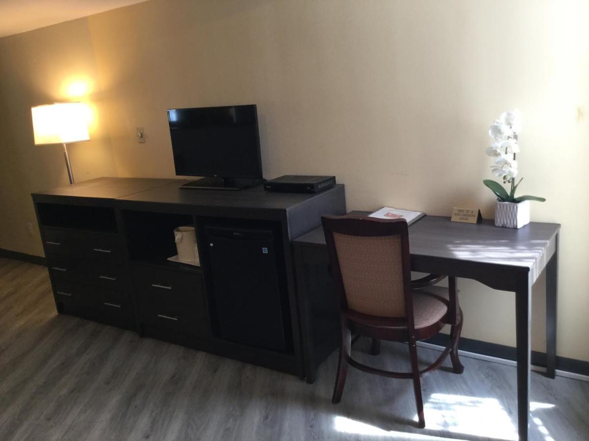 Econo Lodge Metro Арлінгтон Екстер'єр фото
