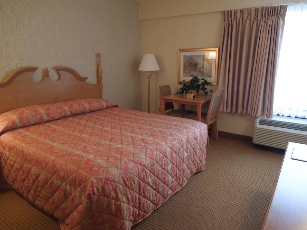 Econo Lodge Metro Арлінгтон Екстер'єр фото